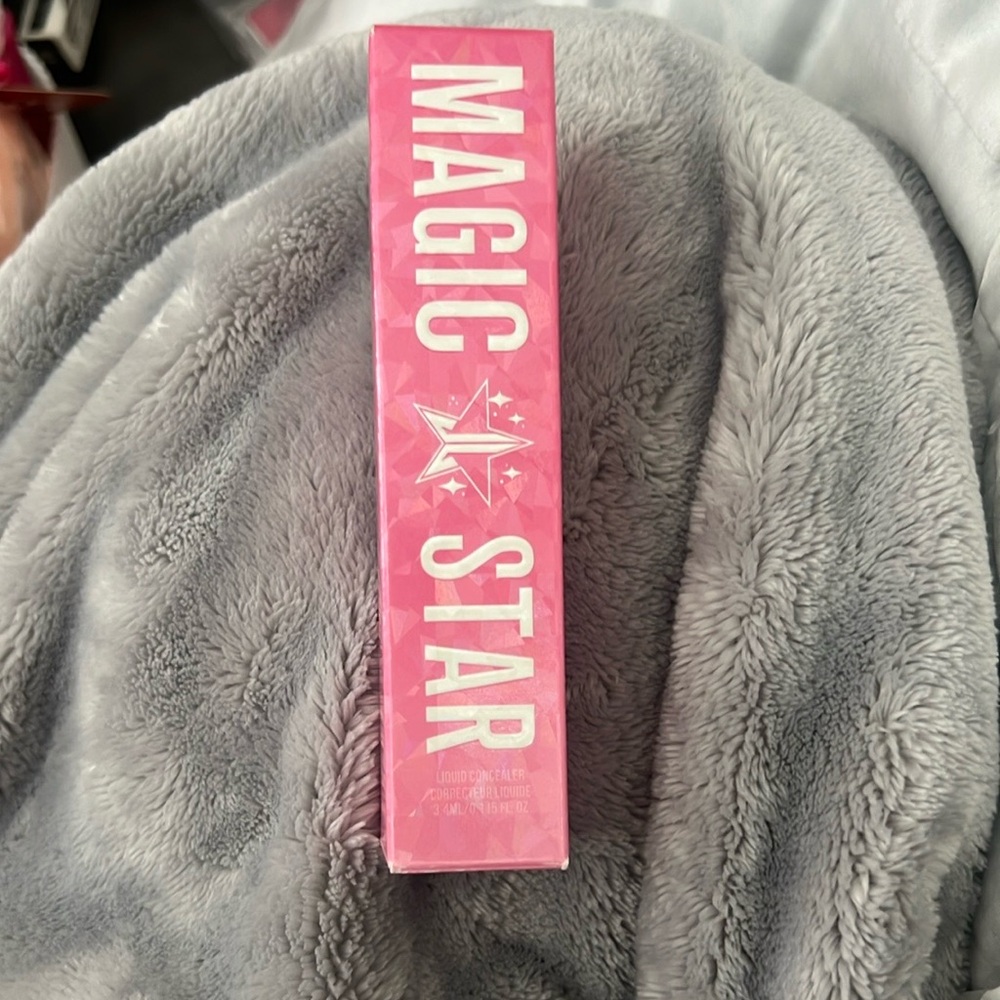 Jeffree Star C13.5 Concealer in Pink Box